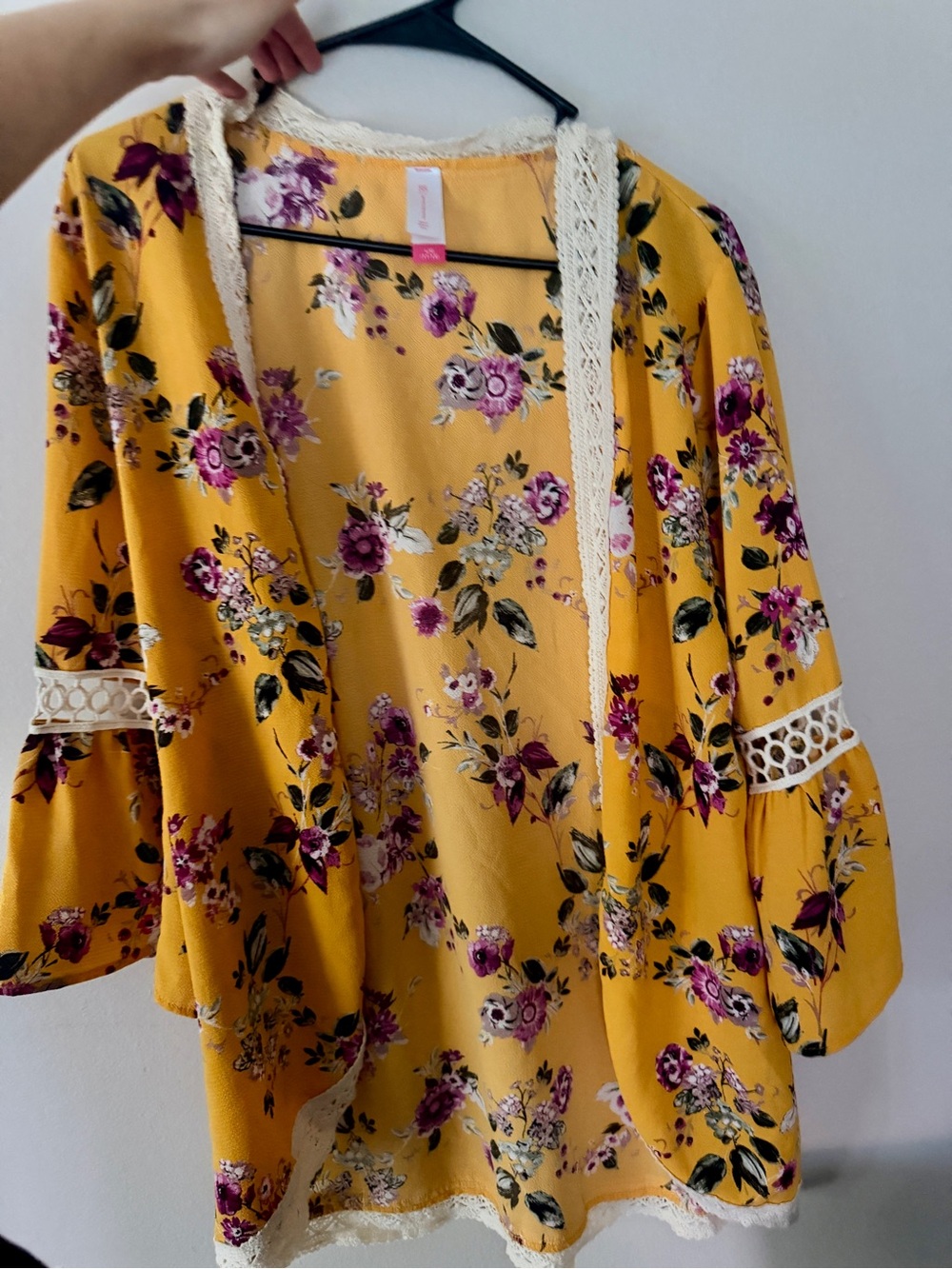 Time and Tru Women’s Mustard Yellow Floral Lace-Trim Kimono Cardigan